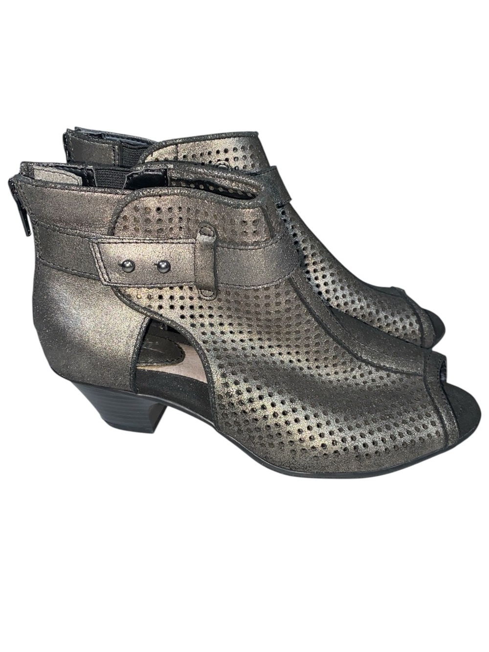 Earth Intrepid Pewter Size 6 Peep-Toe Perforated Metallic Low Heel
